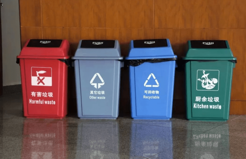 采购|幼儿园采购2000元垃圾桶遭质疑，官方的回应，让我心疼农村的孩子