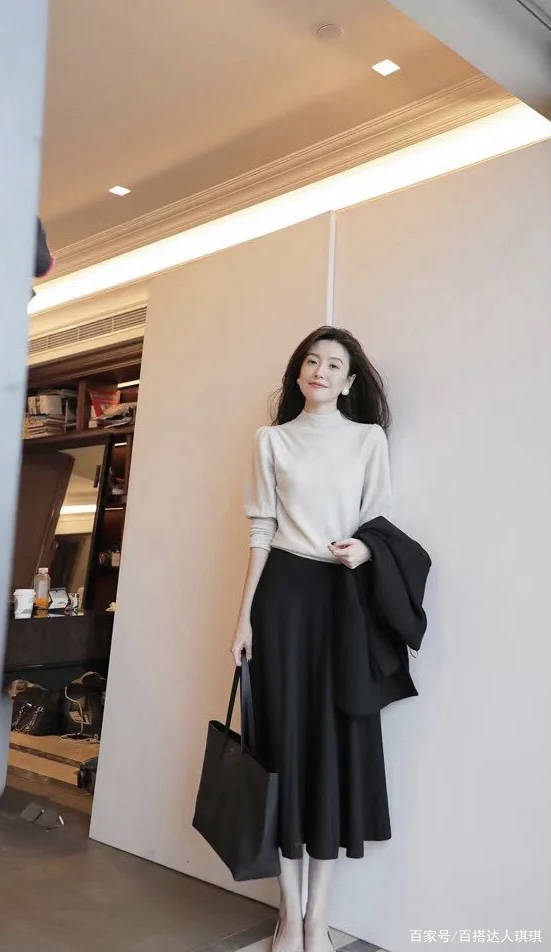 颜色|气质深深，小个子的秋冬季温暖叠穿搭配