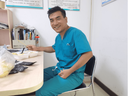 郑州澍青医专优秀校友余潜荣获河南省防汛救灾身边好人荣誉称号