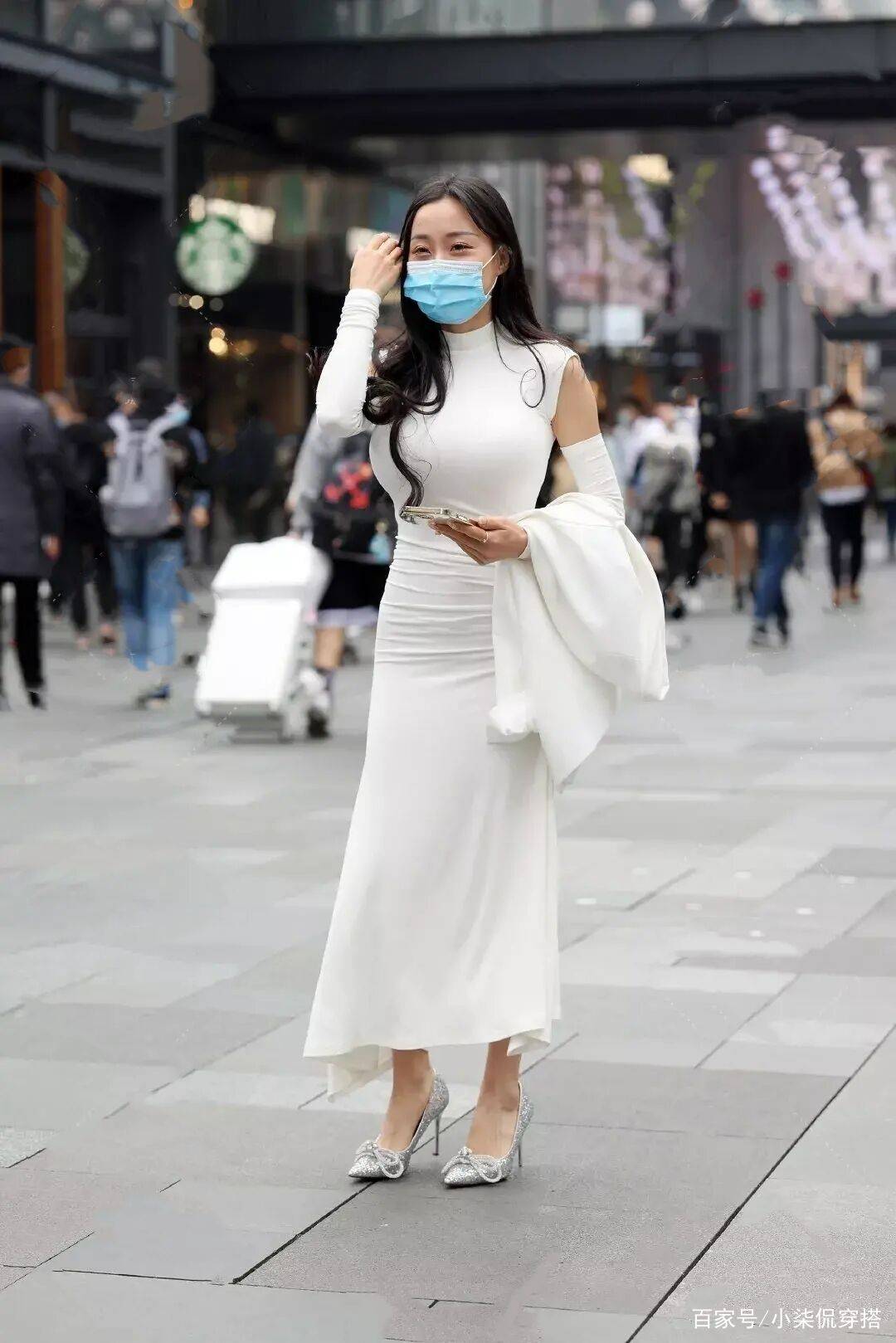 身材苗条|“小肚子”女性的痛点，低腰裤可遇而不可及，穿搭应从长远打算！