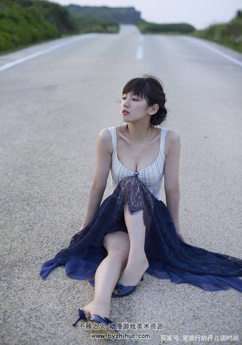 身材|日本90后当红小花吉冈里帆，治愈系穿搭唯美清纯，韵味十足