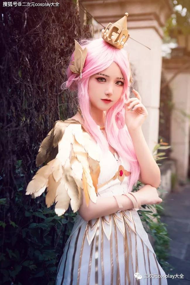 第五人格正位审判cos水灵灵的眼睛浅浅的笑容太美了