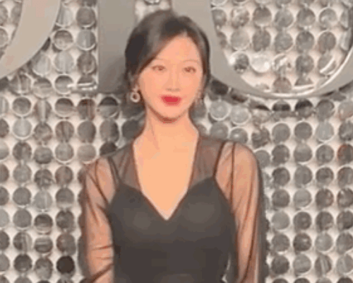 黑色|时尚晚会生图：美岐雨昕双C同台，吴谨言气色好，富贵花实至名归