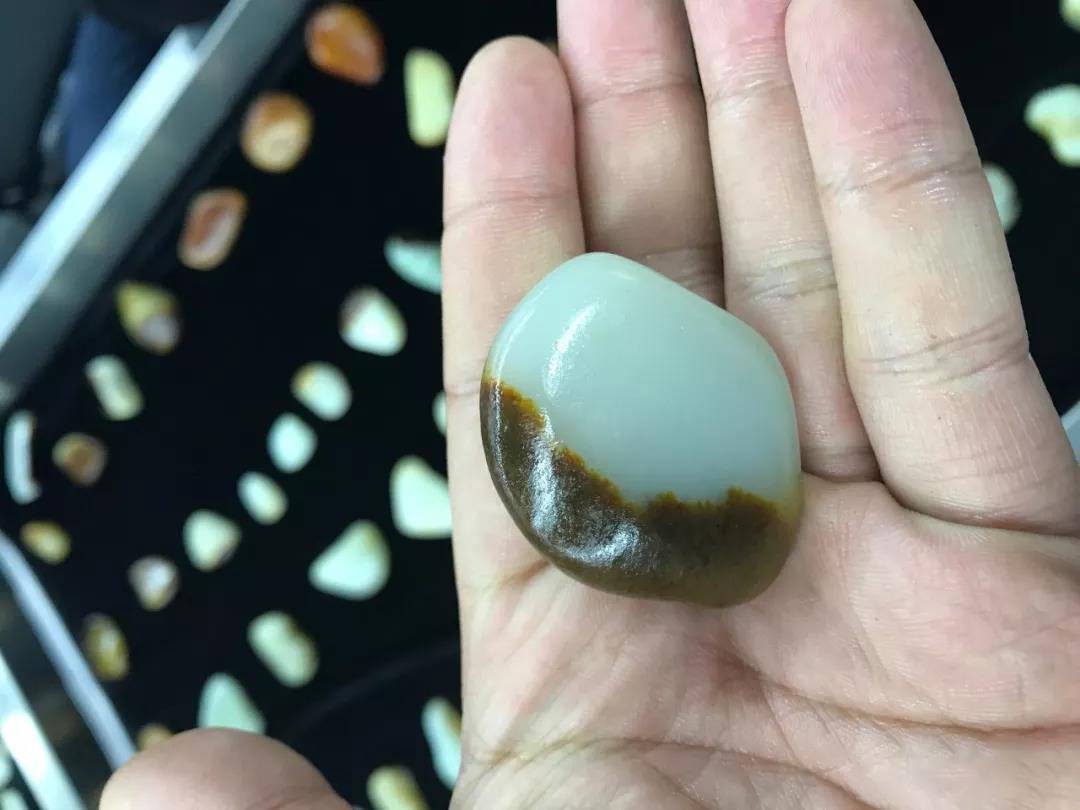 原创史上最贵的红皮籽料