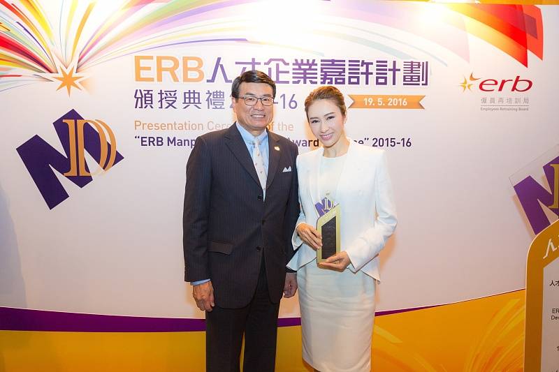 颜色|岁月从不败美人，黎姿老了也挺美，还更有女人味了