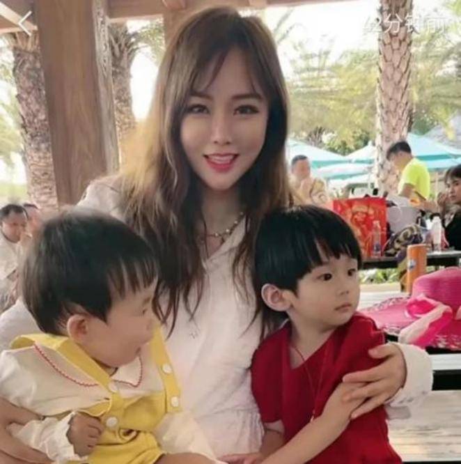 嘲讽|网红散打哥直播时称一儿一女很幸福,嘲讽辛巴只有两个女儿!