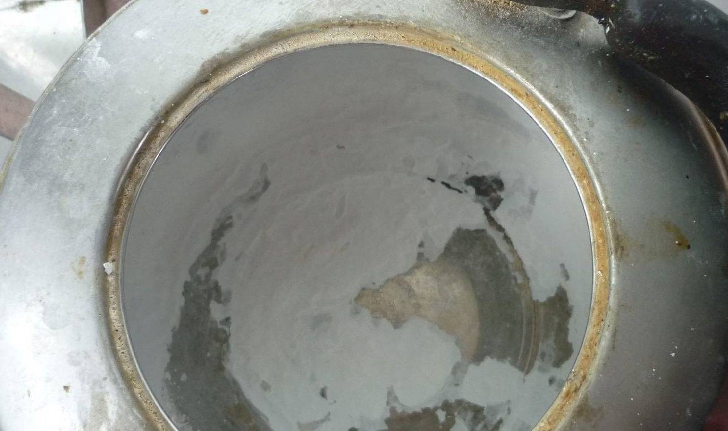 因为|烧自来水后的“水垢”,长期喝会得肾结石?答案会令你很意外!