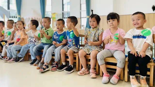 带着|四川天府新区宁安幼儿园：你好，九月小孩