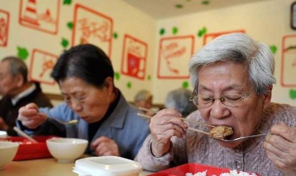 糖尿病人|秋天是糖尿病的“高发期”，做好5件事，让血糖平稳，远离并发症