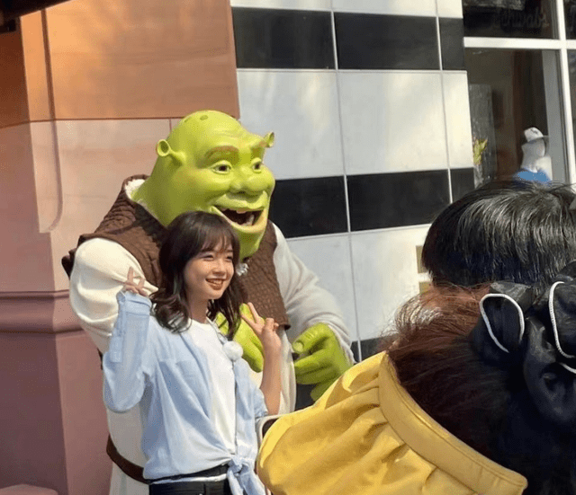 佟丽娅|明星扎堆打卡环球影城，佟丽娅、董璇很低调，王冰冰生图也很美