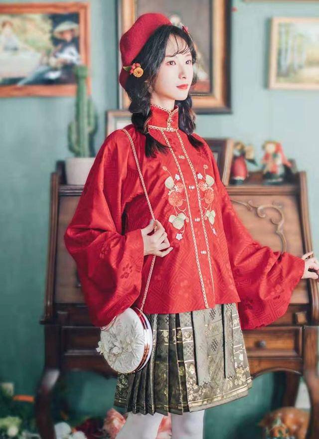 样式|搭配适用于任何款式的大衣，只要风格不会过于夸张，都能够“配合默契”