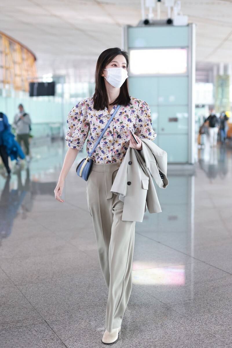 乔欣|乔欣腿长就是任性,完美驾驭老爹衬衫+牛仔靴,这造型太亮眼了