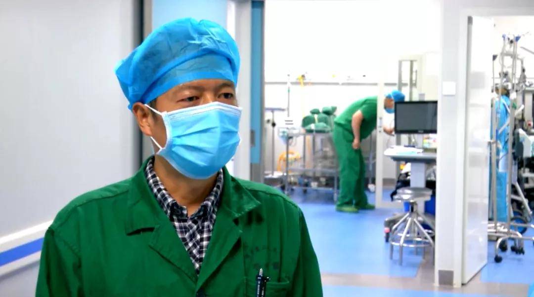 老人|股骨颈骨折、骨质疏松！101岁高龄老人意外摔倒，做了这个手术后...