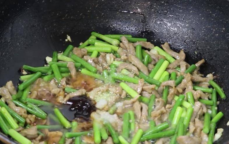 烧肉怎么炒的又香又好吃 609cfb48add9419aaec5fa8ef45f652c.jpeg