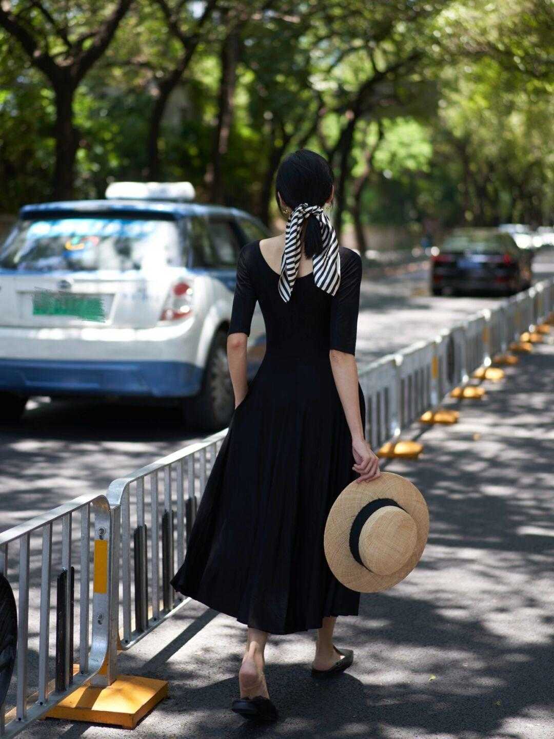 小个子|初秋，穿白衬衫搭配西装裤，小个子女生也能显高显瘦，漂亮大气