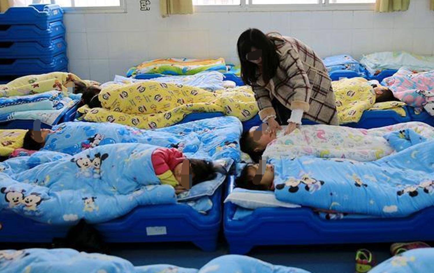 睡眠|幼儿园不再安排午睡，家长纷纷反对，园长解释完，家长态度反转了