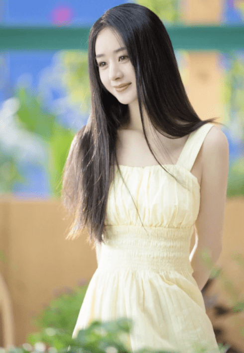 气息|当妈的赵丽颖还能扮少女,衬衫领结百褶裙,美成青涩绝美校花