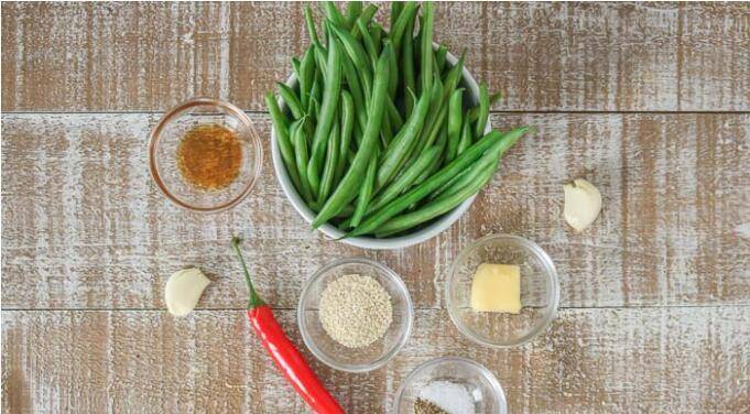 食谱|蒜香四季豆配辣椒酱这些蒜味四季豆是一道美味 简单的配菜