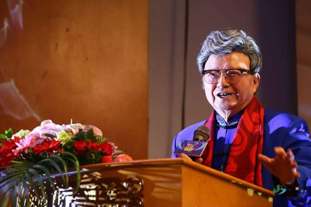 他是演员胡军的伯伯,60年代一首《赞歌》,曾唱响全中国_胡松华