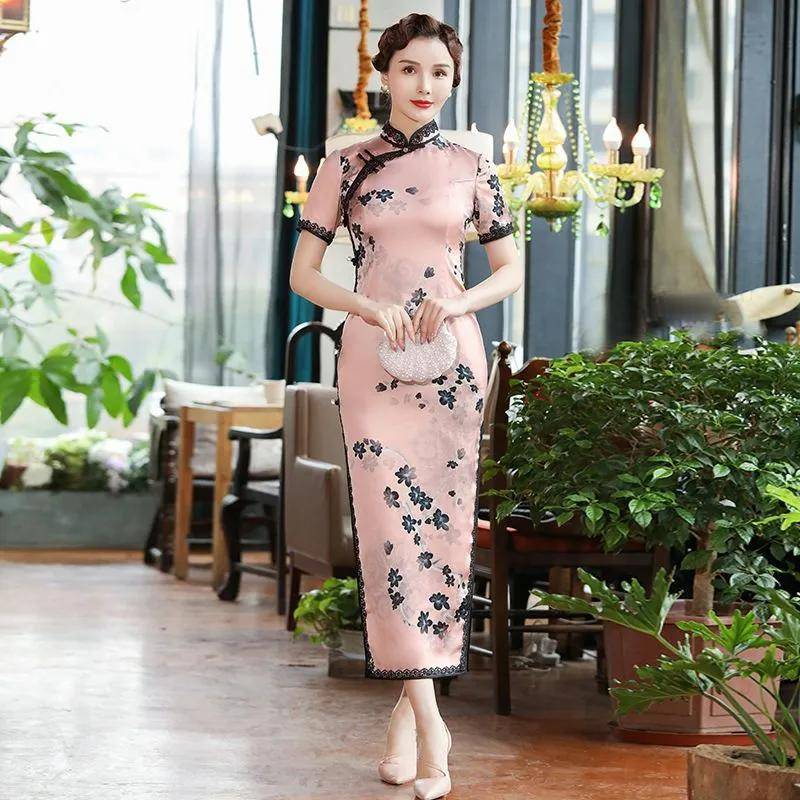 东方|旗袍的这三个特点，才是女人爱上旗袍的真正原因，她的美有目共睹