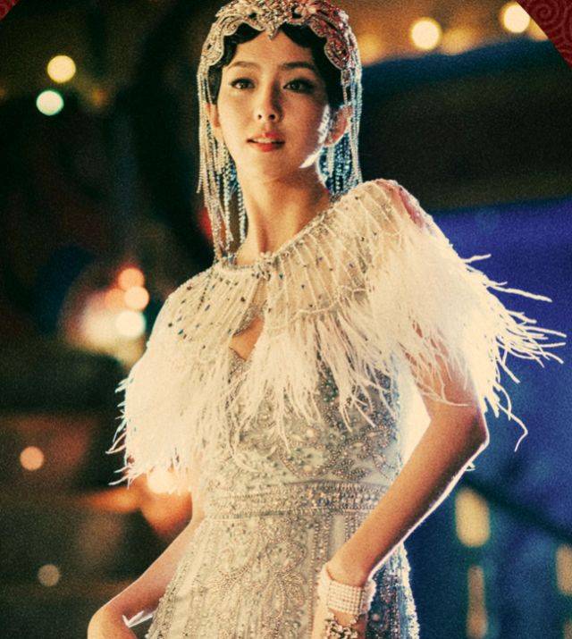 流苏|有种性感叫佟丽娅！漫画腿水蛇腰不算啥，瘦而有看点才是真