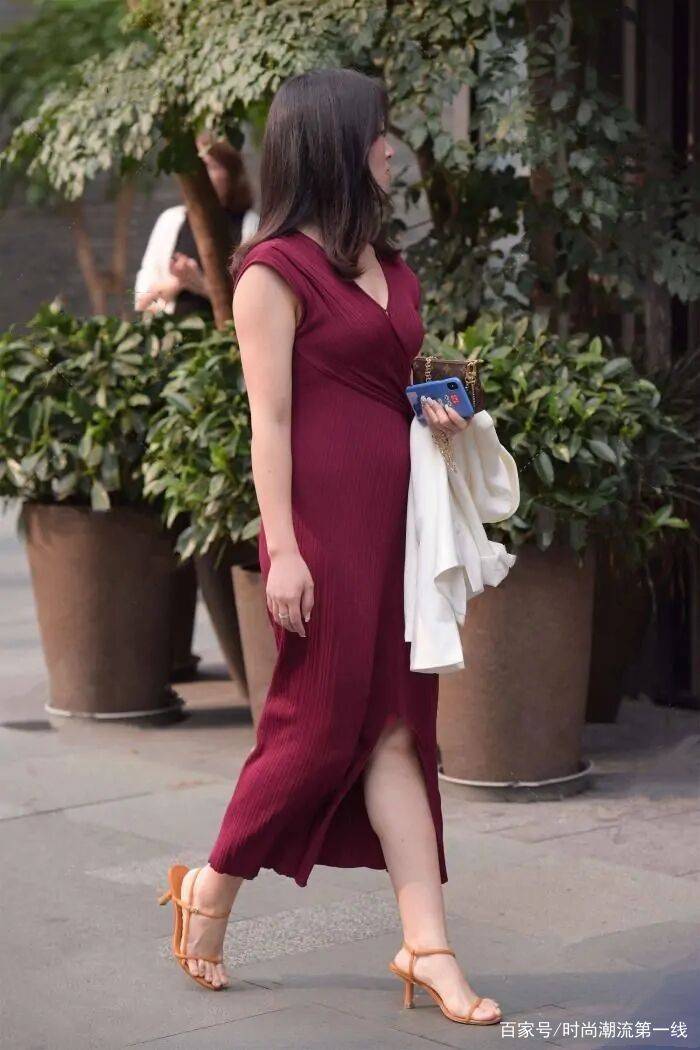 大局|“胯宽腰圆”不碍大局，只要穿搭合理得当，依旧展现身材线条！