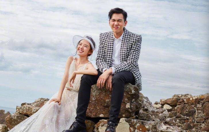 小腹|唐艺昕被疑怀二胎，穿连衣裙室外跳舞，小腹隆起明显引猜测