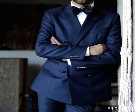 紧身衣|衣服能“杀人”：曾要人性命的西方“高端时尚”是怎样的？？