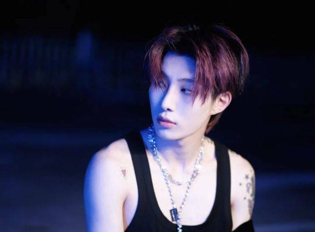 易姐|在吗,你喜欢什么类型的黑怕男孩?