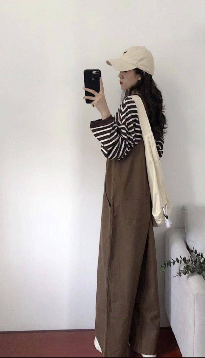 浅色|好看的背带裤不只牛仔面料,元气满满还可爱,初秋的绝佳服饰