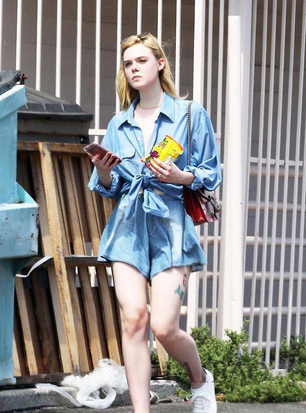 整体|不要穿船袜了，土气还显胖，聪明人都穿中筒袜，萝卜腿有救了