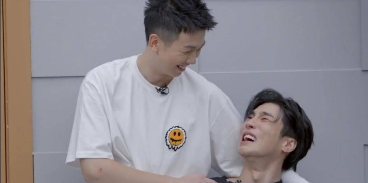 张晋|披荆斩棘的哥哥：李承铉评价高瀚宇，既打脸节目组，又让粉丝清醒