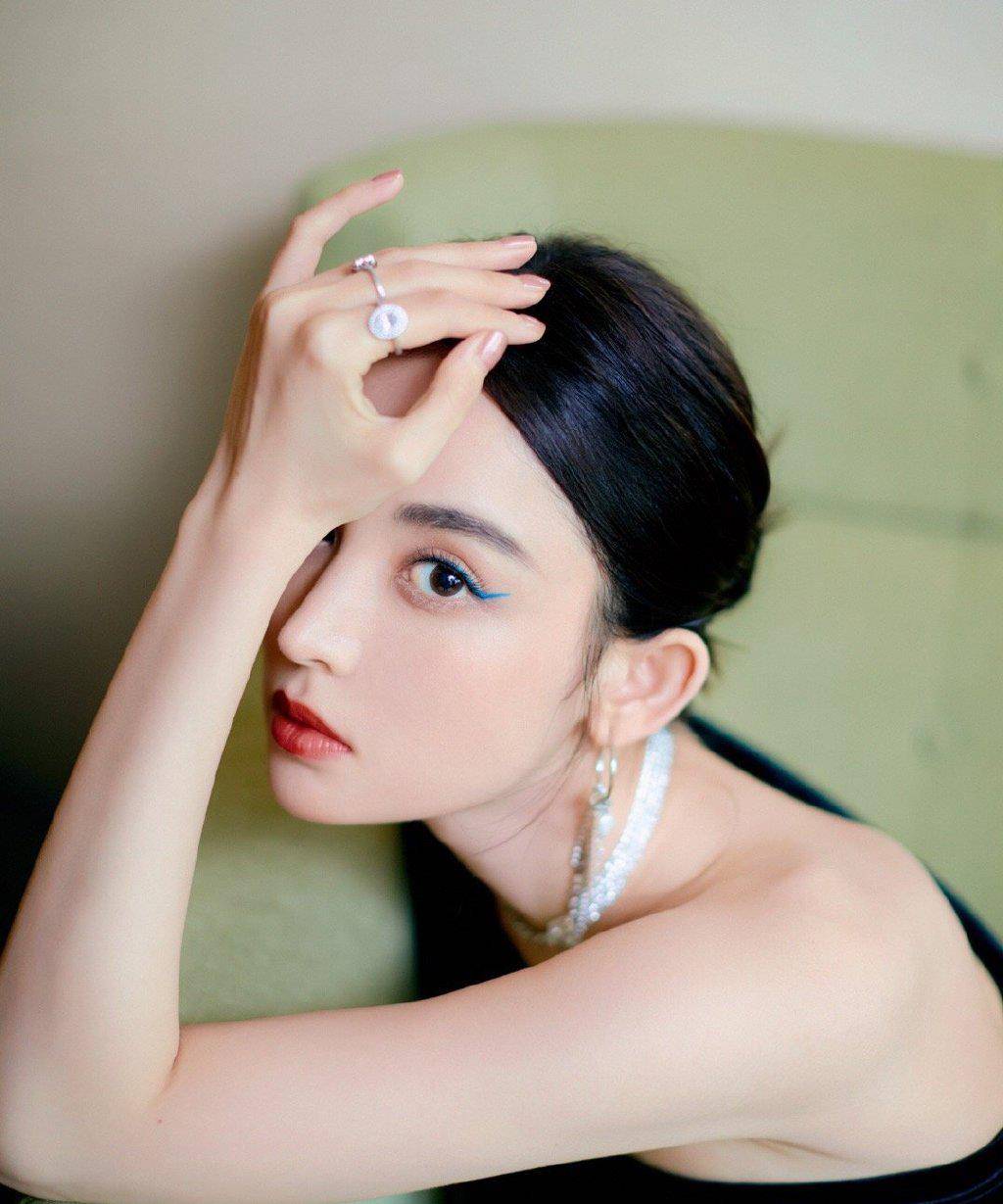 slay|杨幂、娜扎、李宇春秀场同框，春春霸气站C位，大哥范slay全场！