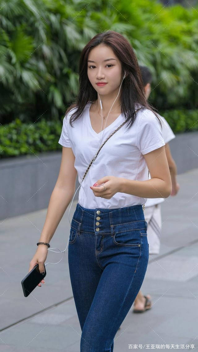 水印|低腰裤+水印衬衣，小姑娘这样穿，轻松做小腰裤