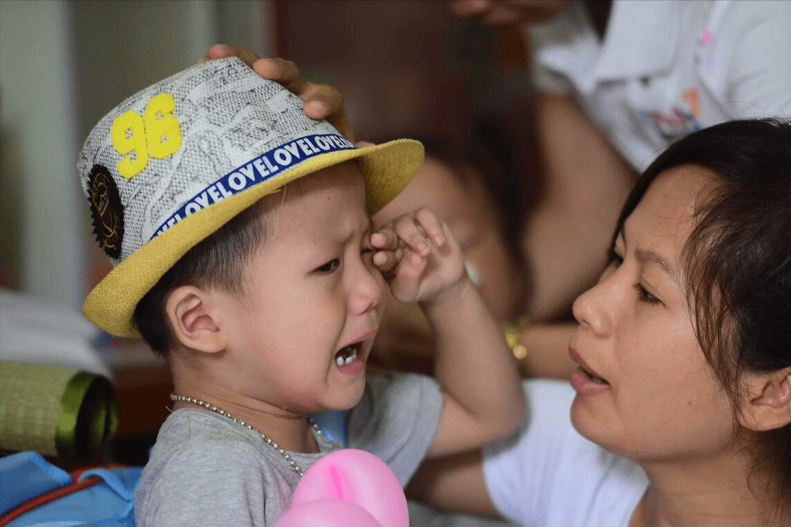 厕所|孩子初入幼儿园爱“憋便”，你以为只是一种不好行为，实则伤害大