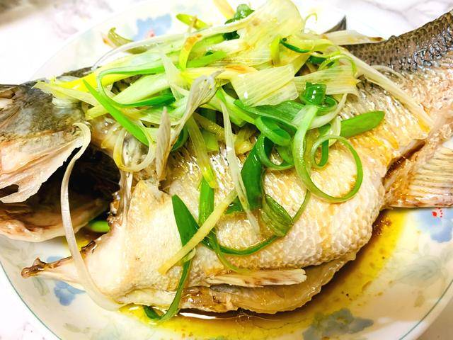 鲈鱼蒸多长时间能熟啊 f99b65d3fe6c4d0e8275776ac8316fcf.jpeg