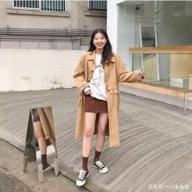 小个子|入秋风衣怎么搭配？“风衣+裙子”独特又显气质！