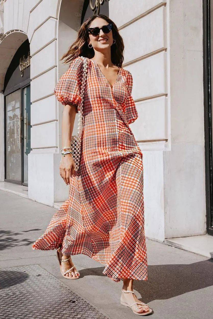 穆勒|别总穿高跟鞋啦！连衣裙＋平底鞋＝春季最简约大气的混搭cp！