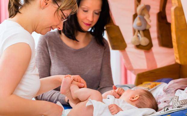 子宫|让亲妈来照顾月子好，还是婆婆好？产后42天决定妈妈一生健康