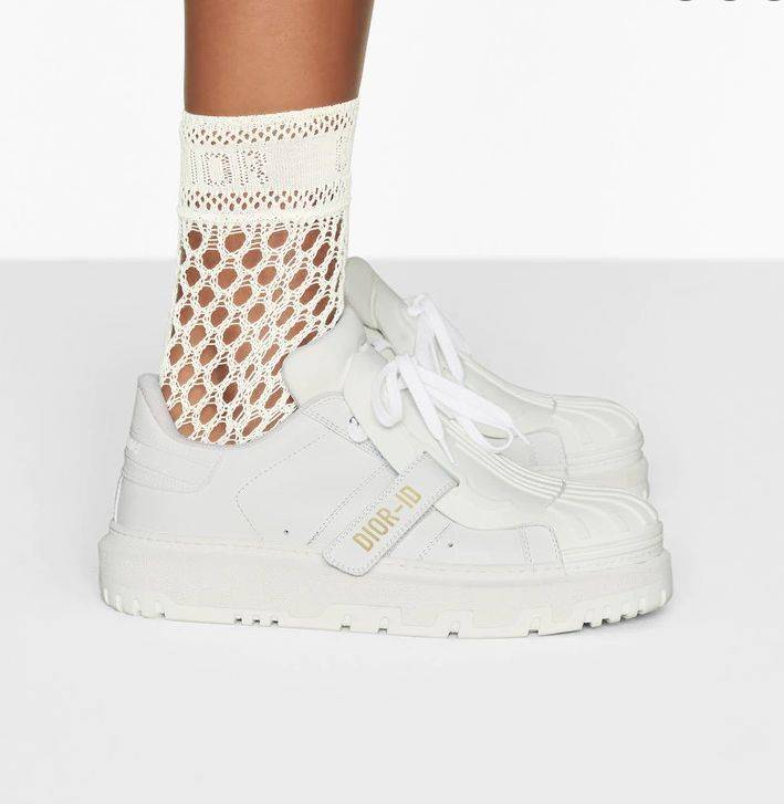 品牌|15岁苏瑞克鲁斯成最美星二代，小白鞋配牛仔裤穿出显瘦大长腿