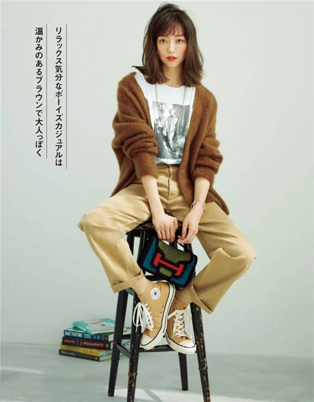 视觉|今年穿阔腿裤时，多配这几双“平底鞋”，时髦百搭，舒适还不累脚