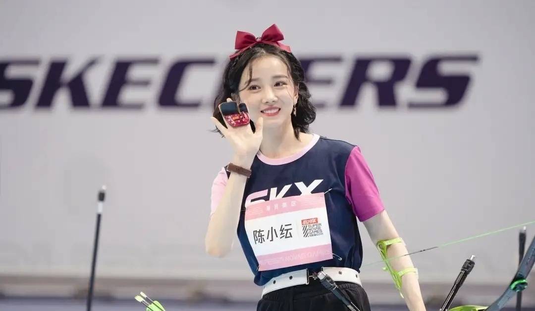 黑色|31岁陈小纭惊艳全场，白雪公主造型又仙又撩，美得不可方物