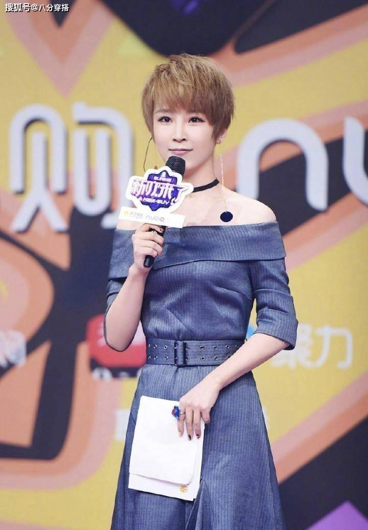 黑色|谢楠不愧是吴京的老婆，一袭拼色连衣裙潇洒霸气，时髦又有个性