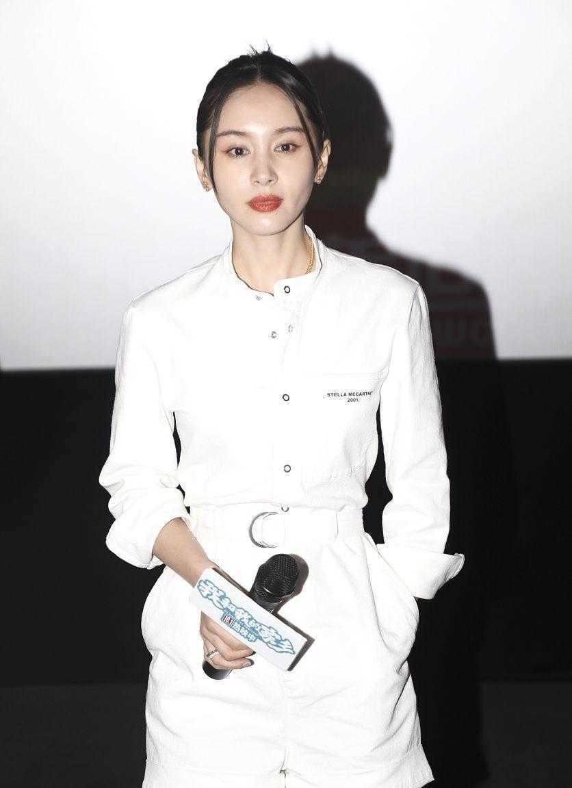小个子|又被王子文的穿搭圈粉了，白色连体裤配高帮鞋，照穿高级又洋气