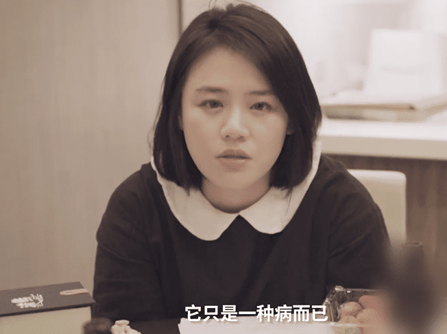 张哲轩|马思纯张哲轩再被拍，挽手出行像连体婴儿，开车回家似同居