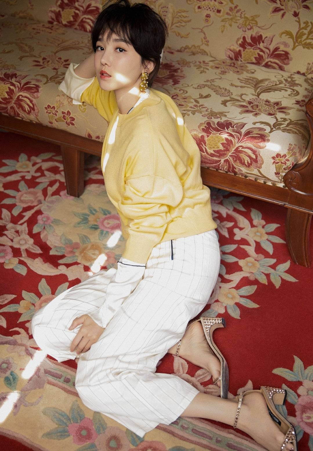 黑色|31岁陈小纭惊艳全场，白雪公主造型又仙又撩，美得不可方物