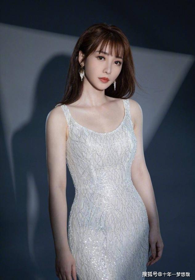 好身材|柳岩真是放得开，穿吊带流苏裙不遮掩好身材，曲线玲珑让人羡慕