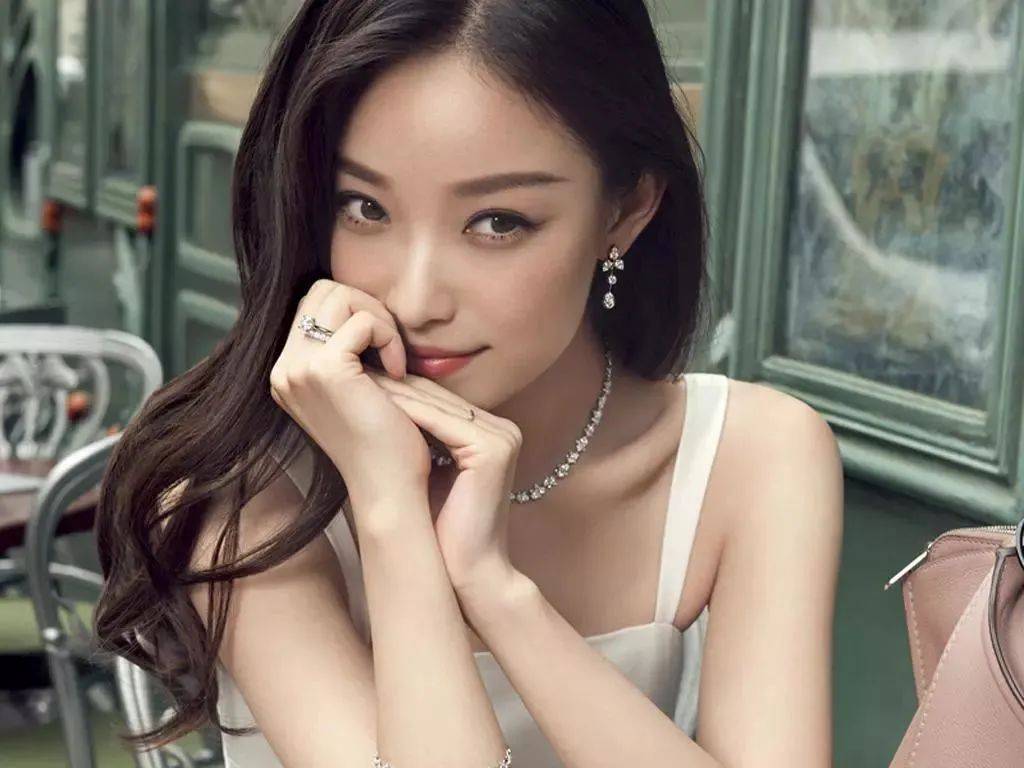 眼睛|魅惑狐系脸偏要做幼态眼睑下至？别再跟风微整啦，看看你是什么样的动物系长相