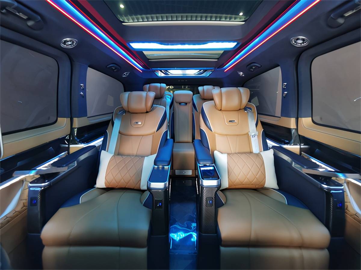 十四人座商务车豪华 c6fadca2e41c4beba1991aad6b724a81.jpeg