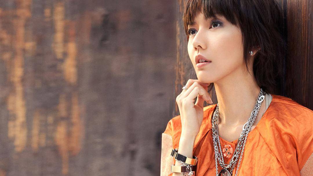 原创冷门歌手孙燕姿开始营业线上歌会开启当年不断隐退的背后